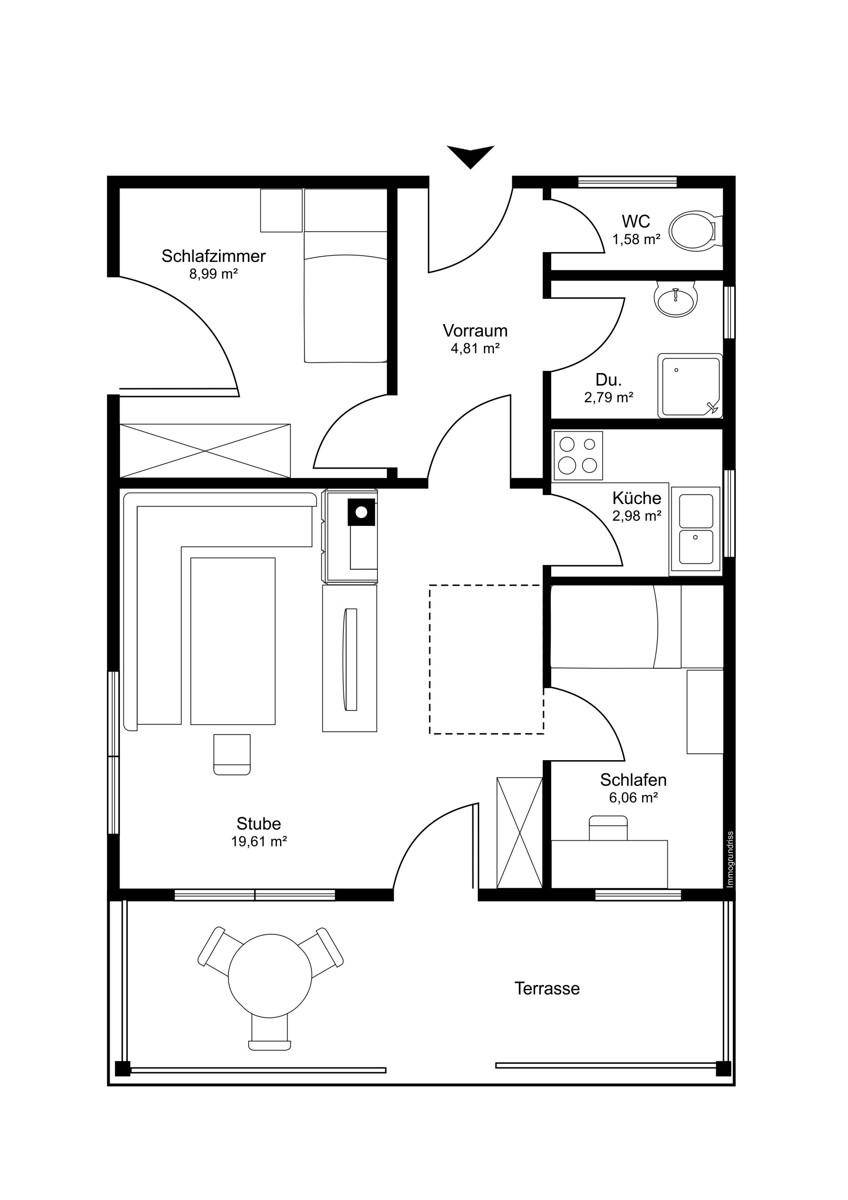 Grundriss der Hütte mit Wohnbereich, zwei Schlafzimmern, Küche, Bad und Terrasse.