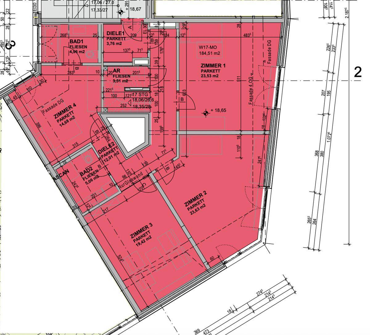 Grundriss des Obergeschosses mit vier Zimmern, zwei Bädern und Parkettboden.