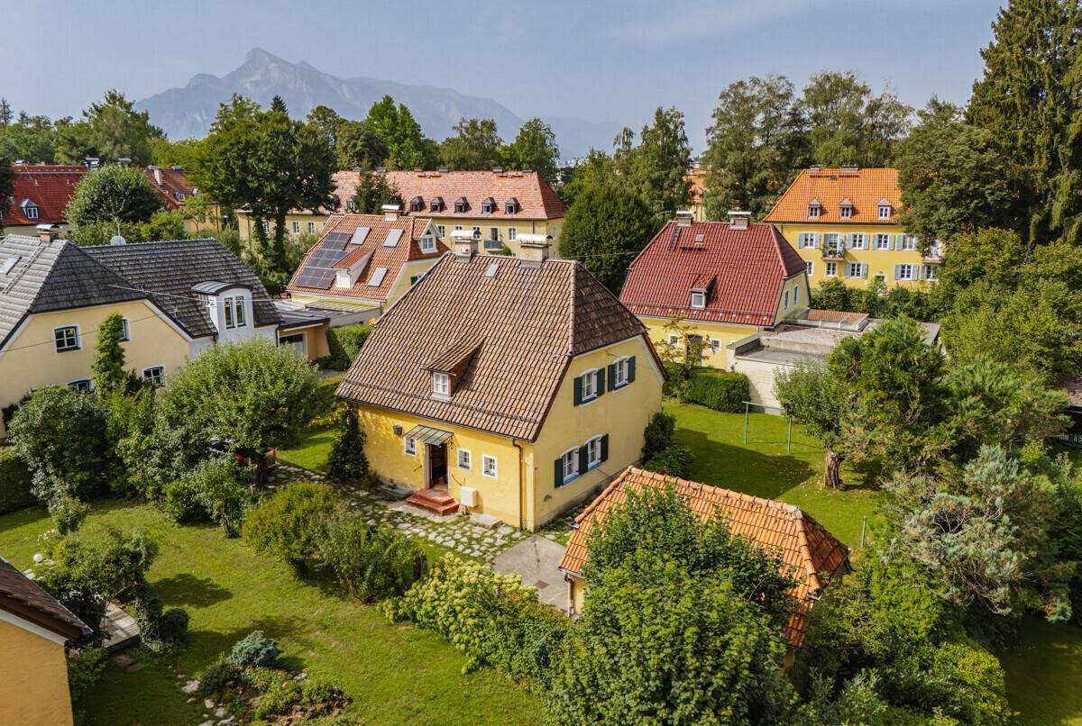 Rarität in Parsch – stilvolles Stadthaus mit privatem Garten