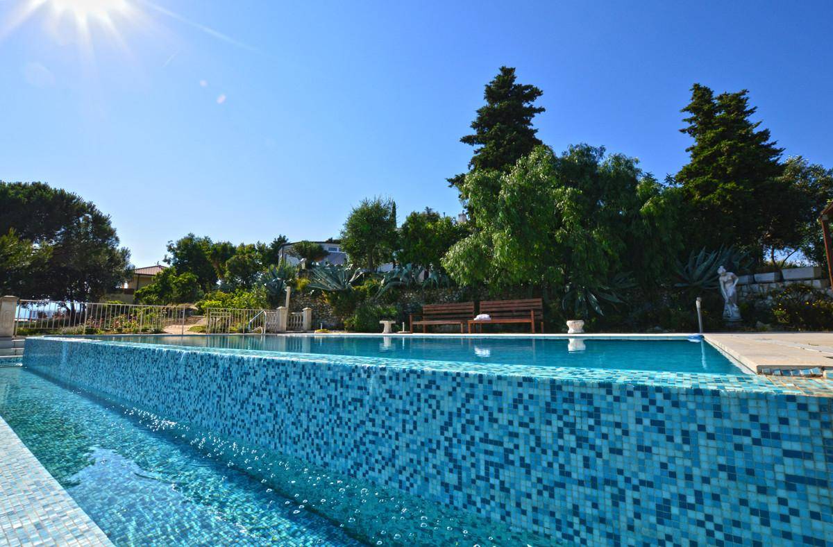 Piscina vista mare (1)