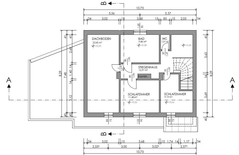 Grundriss des Dachgeschosses mit zwei Schlafzimmern, Bad und Dachboden.