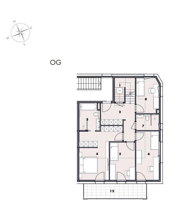 Grundriss des Obergeschosses mit mehreren Schlafzimmern, Bädern und Balkonzugang.