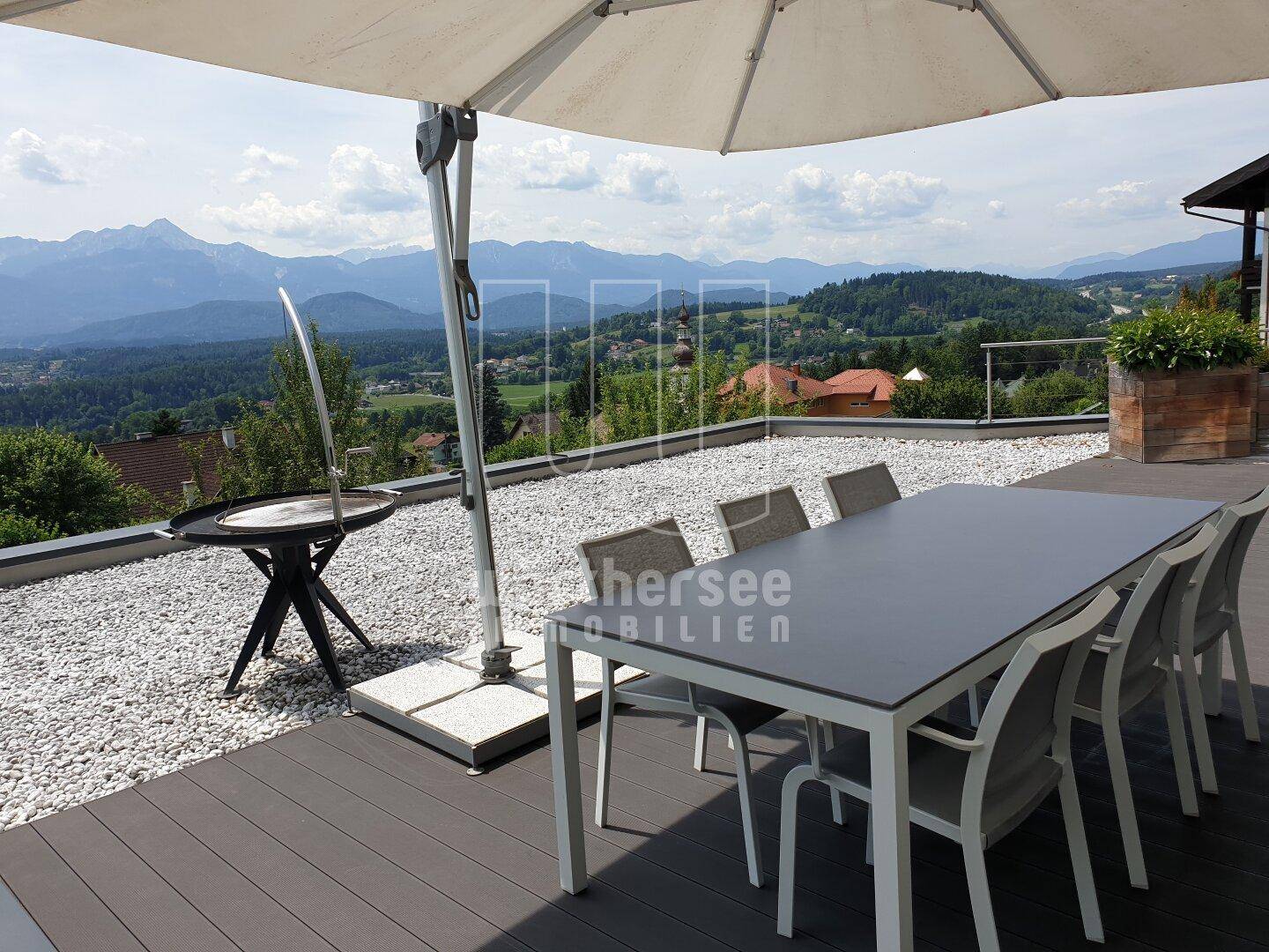 Terrasse mit Grillplatz