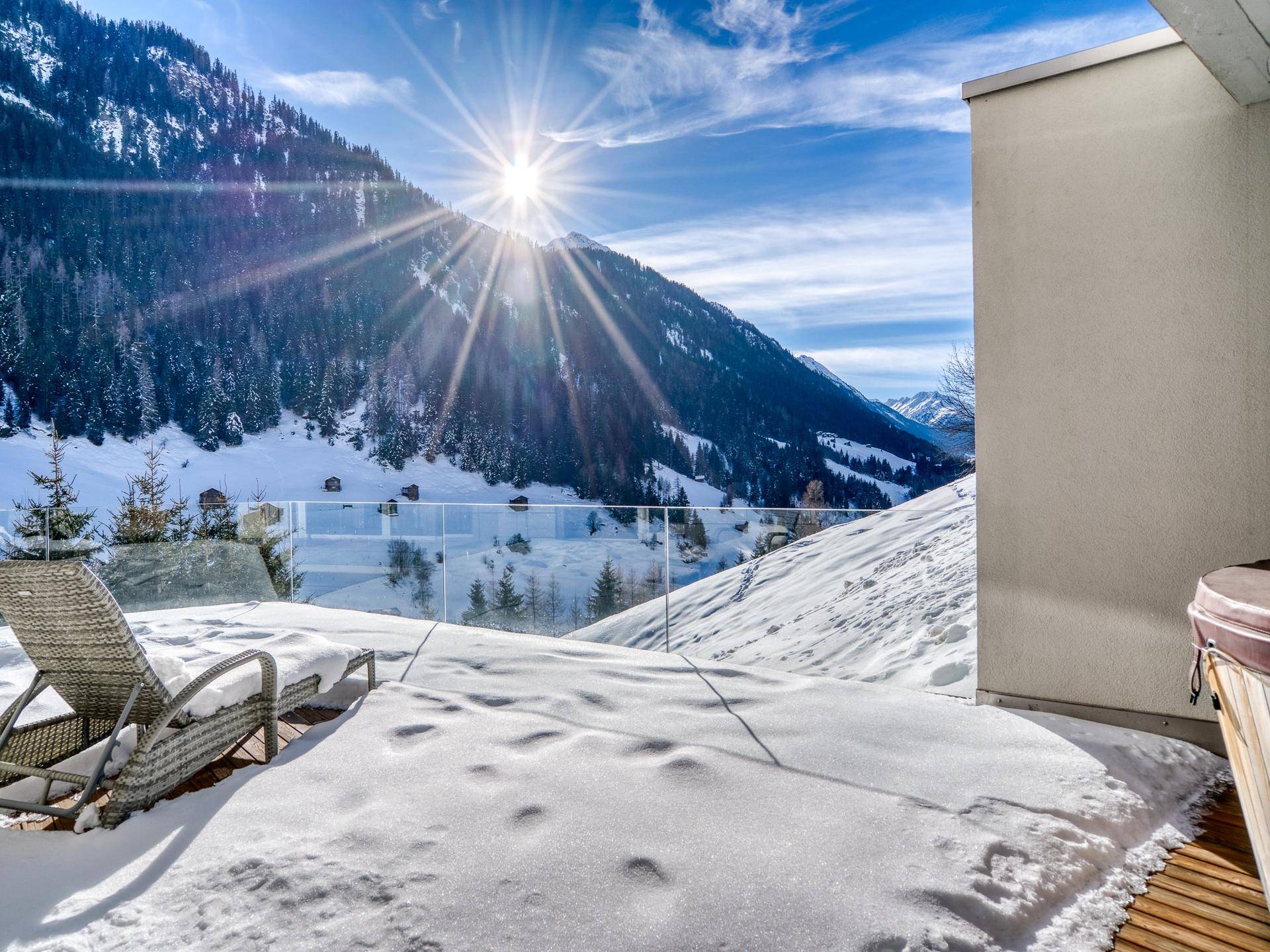 grandiose Panoramaterrasse mit Zugang aus Wohnen und Masterbedroom