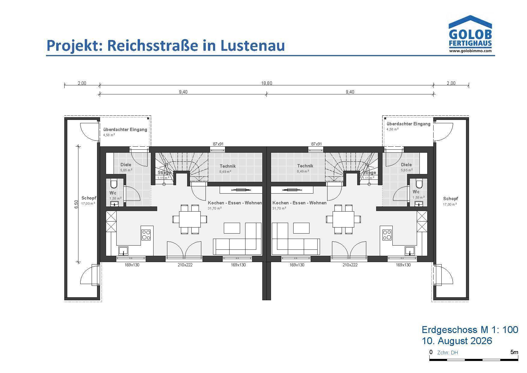 Grundriss des Erdgeschosses zeigt zwei Wohneinheiten mit offenem Wohnbereich, Küche, Essbereich und Gäste-WC.