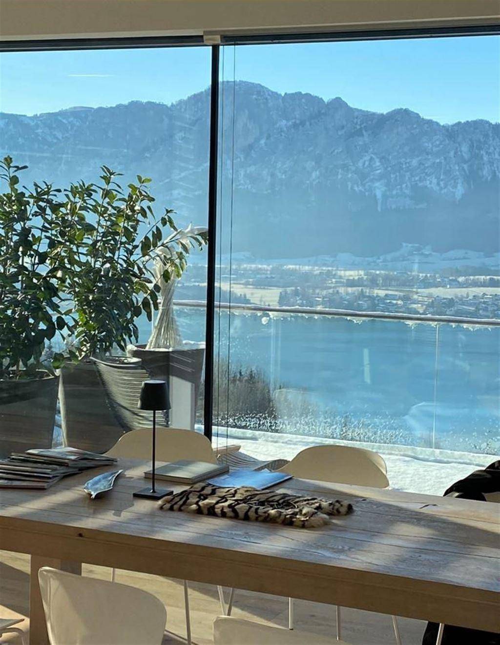 Wohnhausvilla hoch über dem Mondsee mit See- und Gebirgsblick - Widok 4