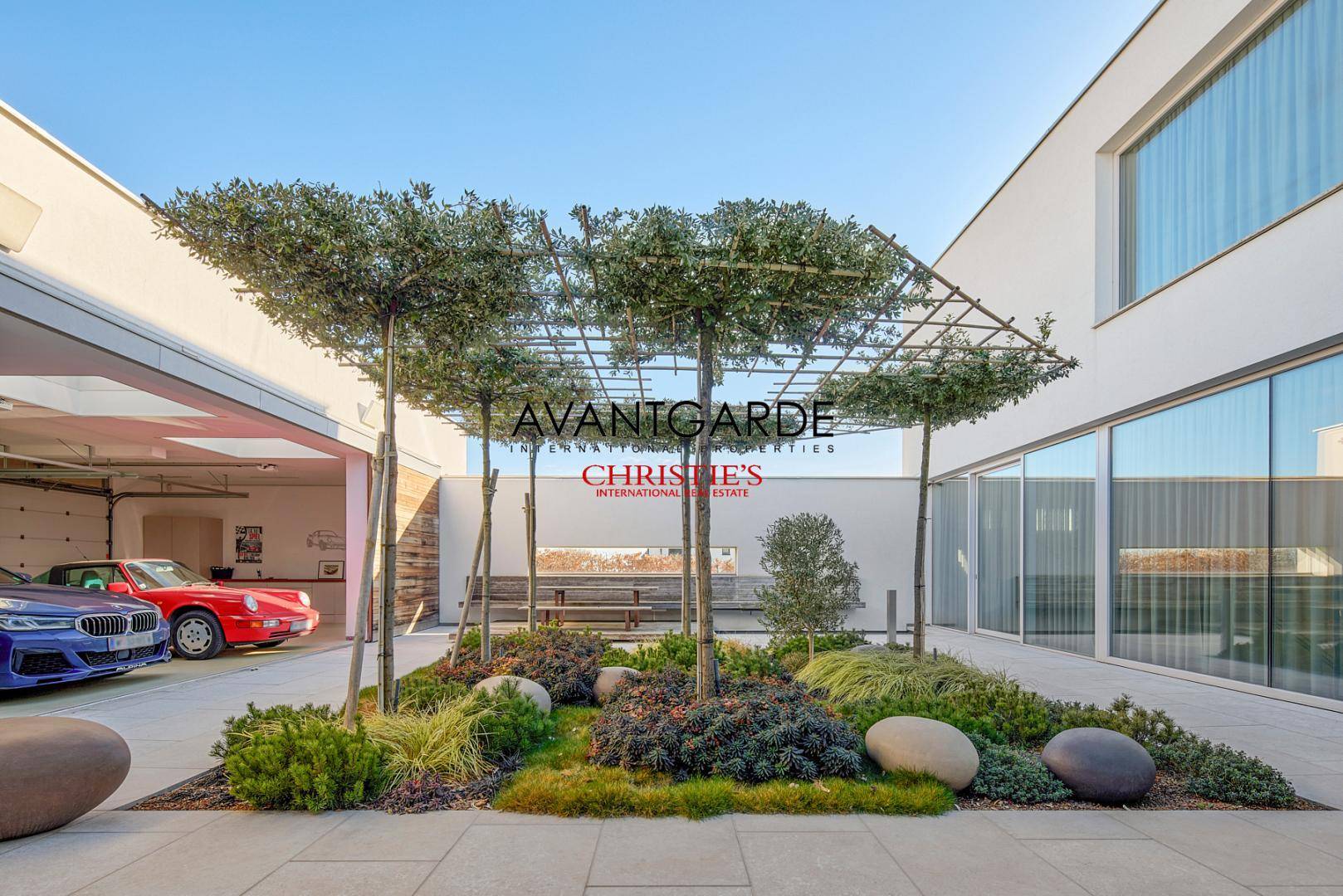profphoto_3552 - STRATZING - exterior garage-1_1_w