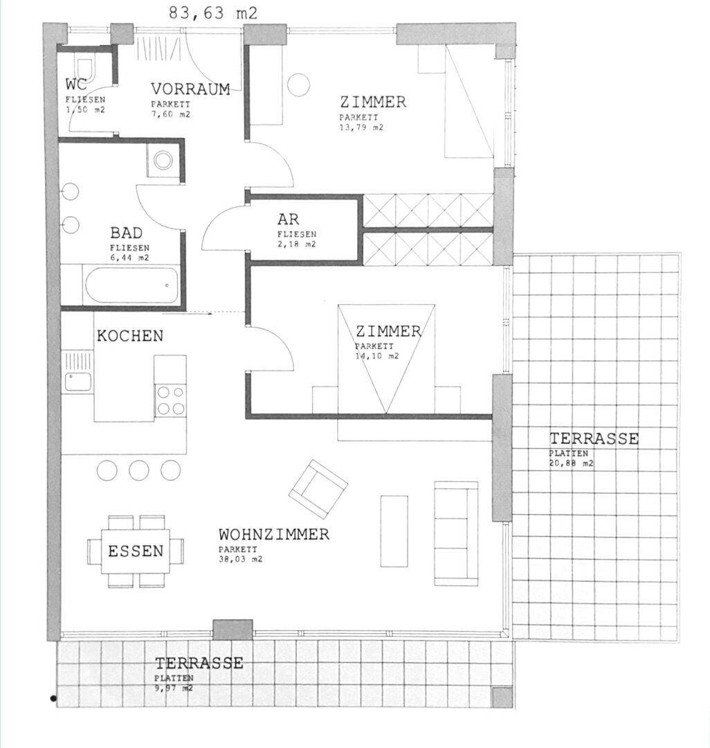 Detaillierter Grundriss einer Wohnung mit mehreren Zimmern, Küche, Bad und zwei Terrassen.