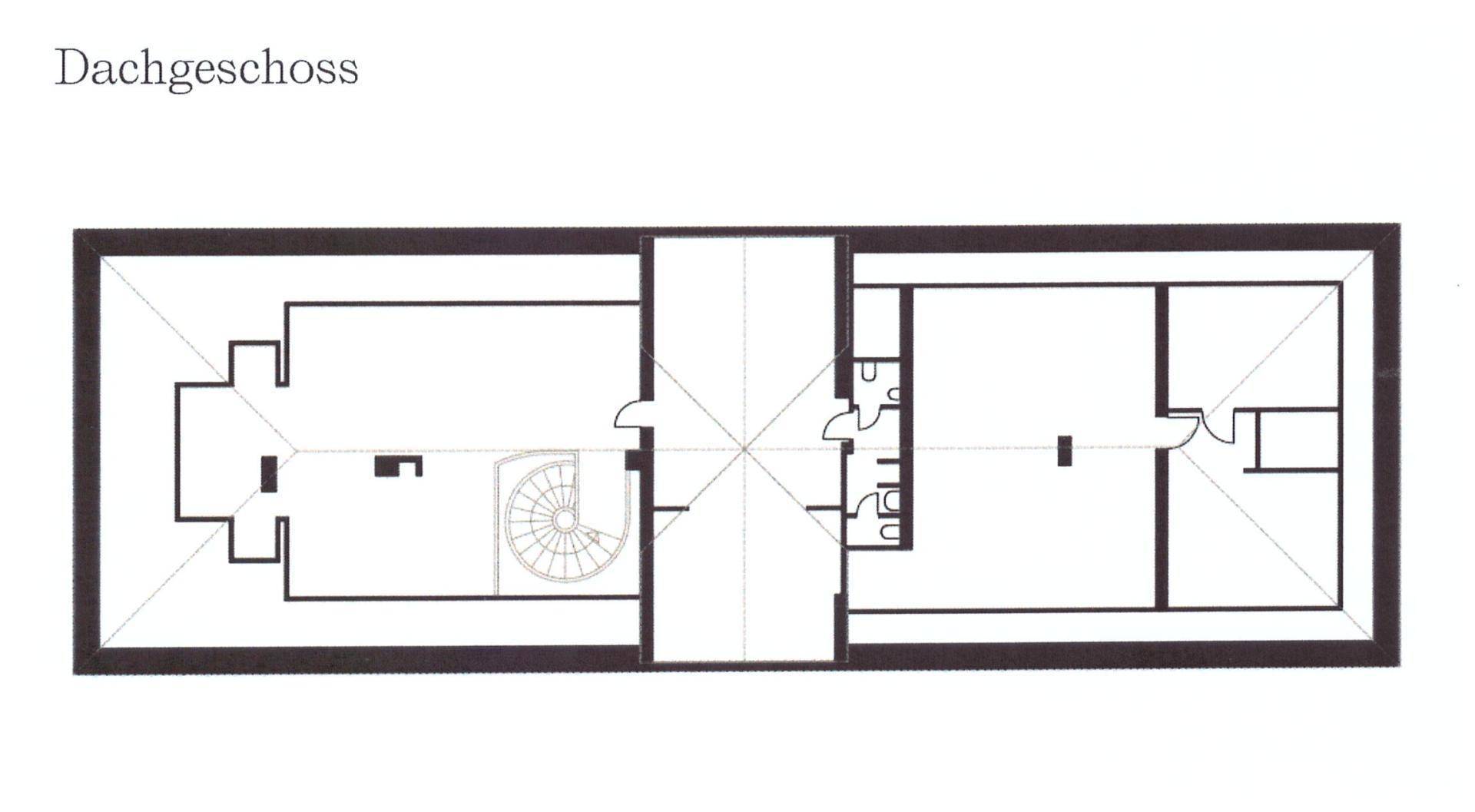 Grundriss des Dachgeschosses mit weniger Räumen, einer Wendeltreppe und angedeuteten Dachschrägen.