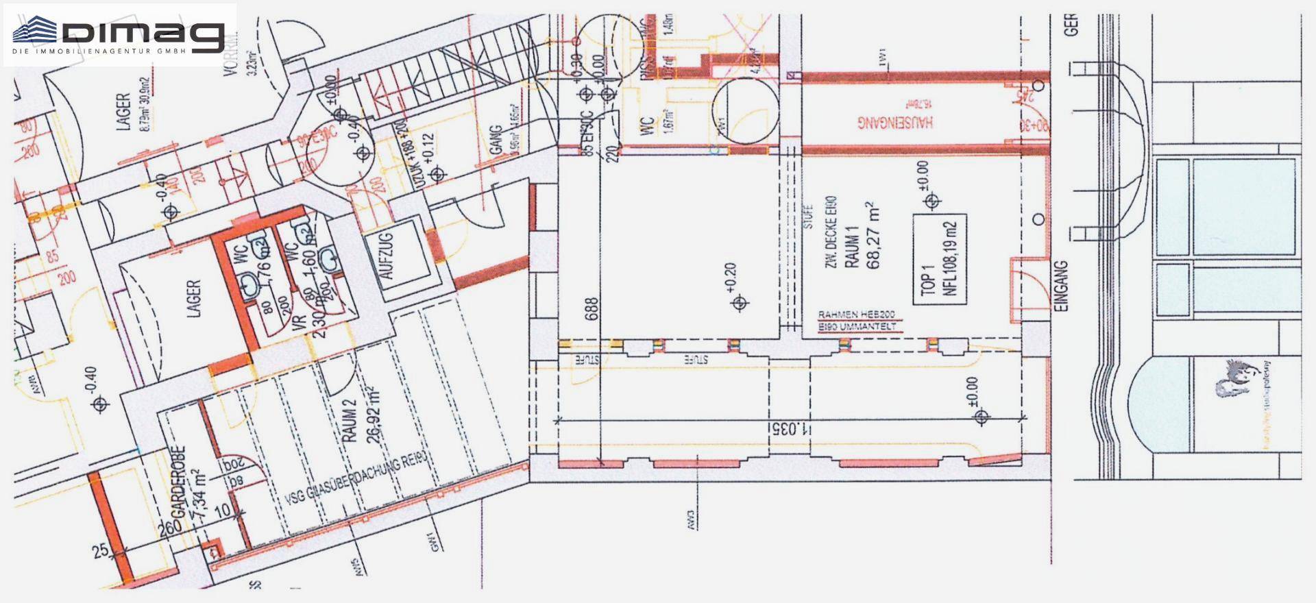 Detaillierter Grundriss des Erdgeschosses mit Ladenfläche, Lagerbereichen, Sanitäranlagen und Aufzug.