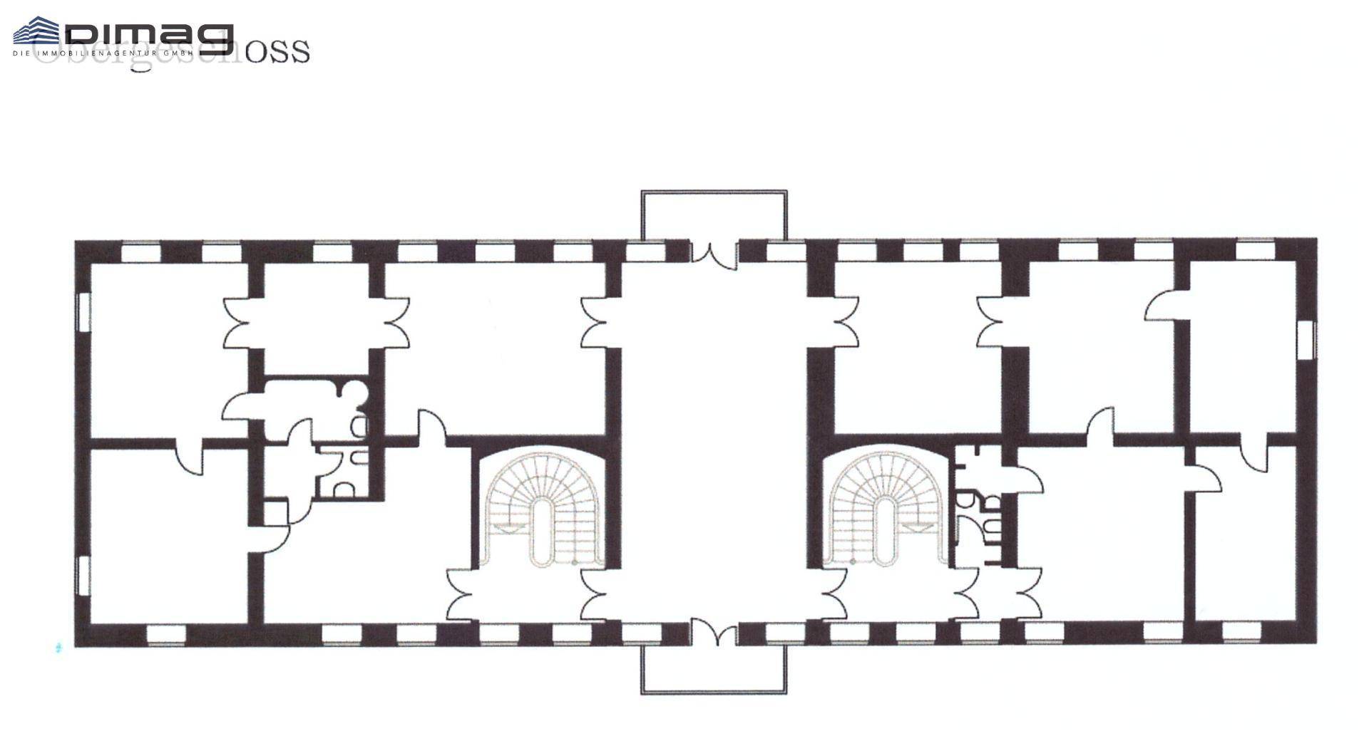 Grundriss eines Obergeschosses mit detaillierter Raumaufteilung und zwei Wendeltreppen.