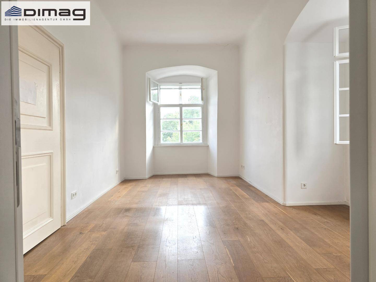 Schlossresidenz - eine prachtvolle Stil-Altbauwohnung mit Terrasse und Garten im Schloss - Exklusives Wohnen mit herrschaftlichem Flair – další