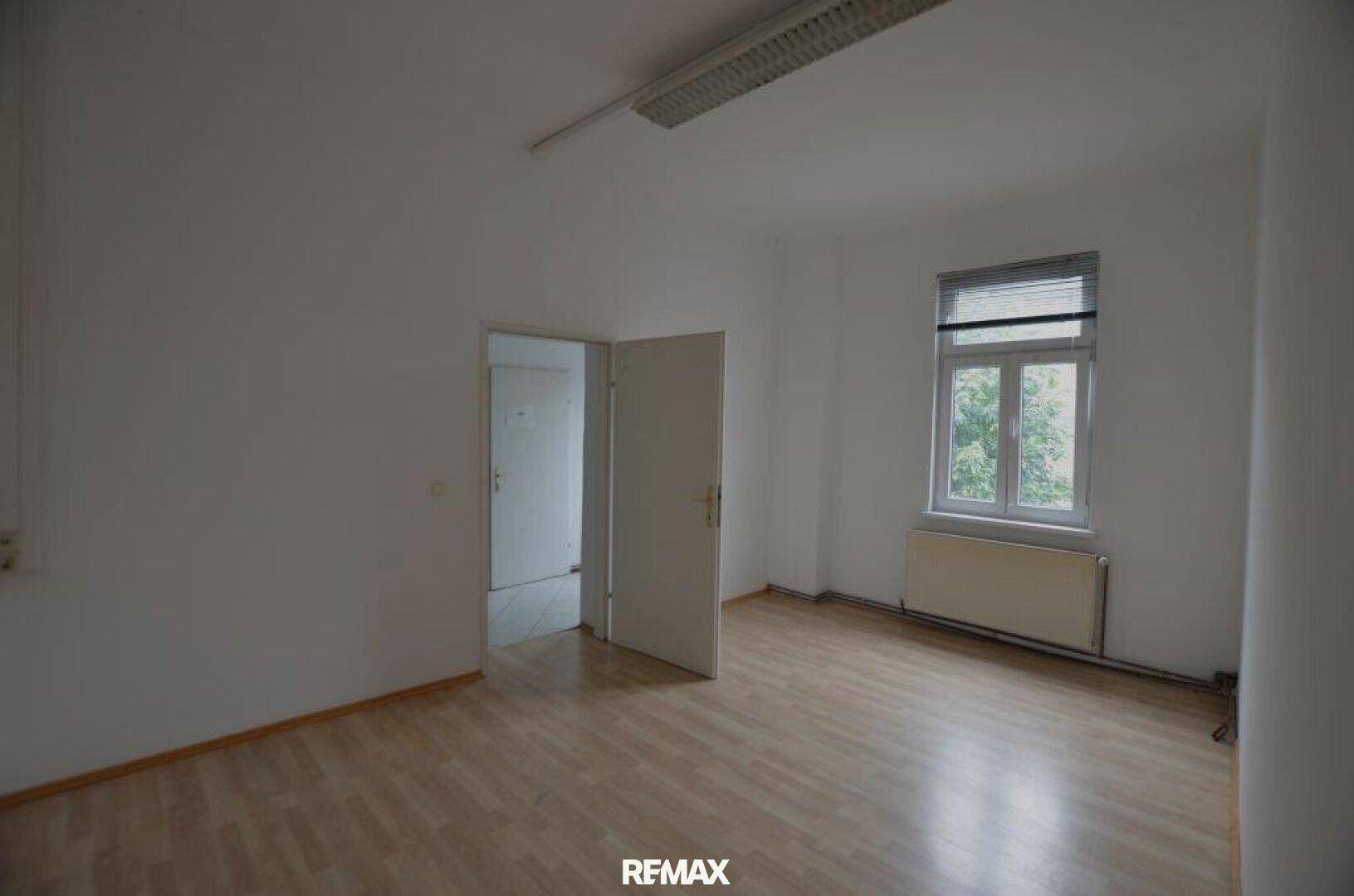 Büroflächen mit Lagerraum – pohled 2