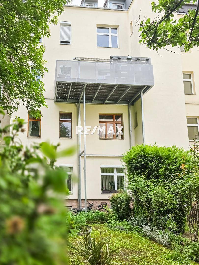 Balkonblick vom Garten