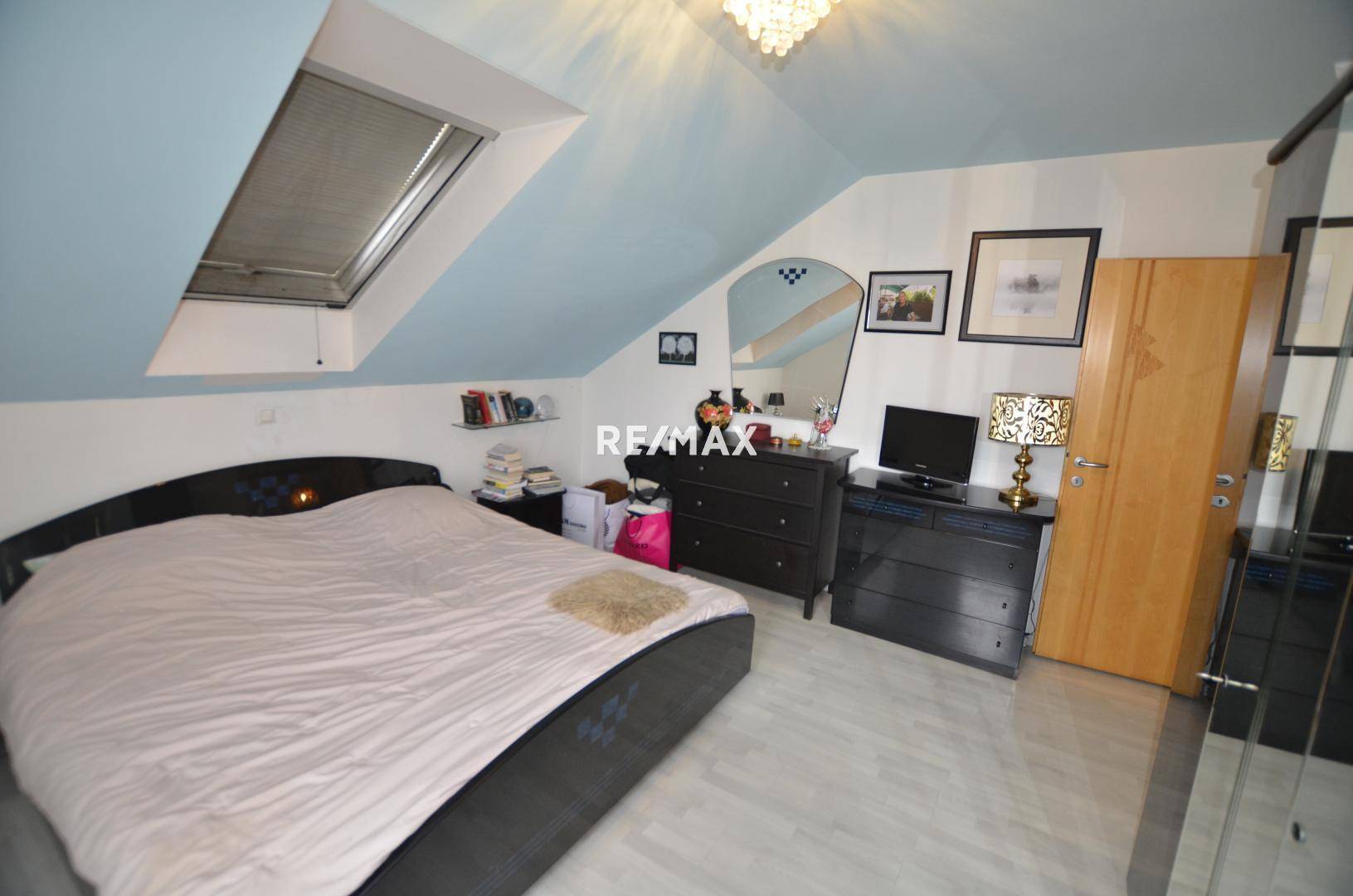 Schlafzimmer (2)