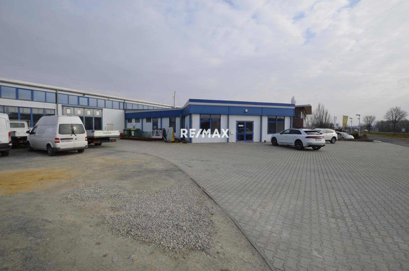 Bürozugang und Parkplätze