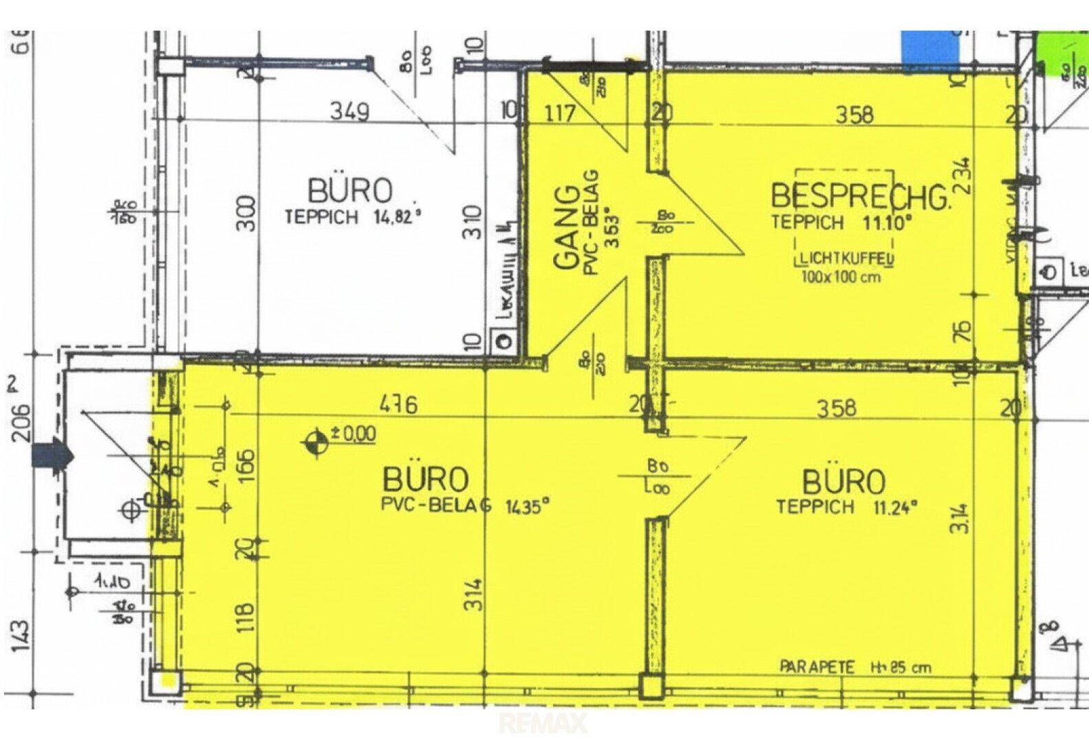 Grundrissplan mit mehreren Büroräumen, einem Besprechungszimmer und einem Flur.
