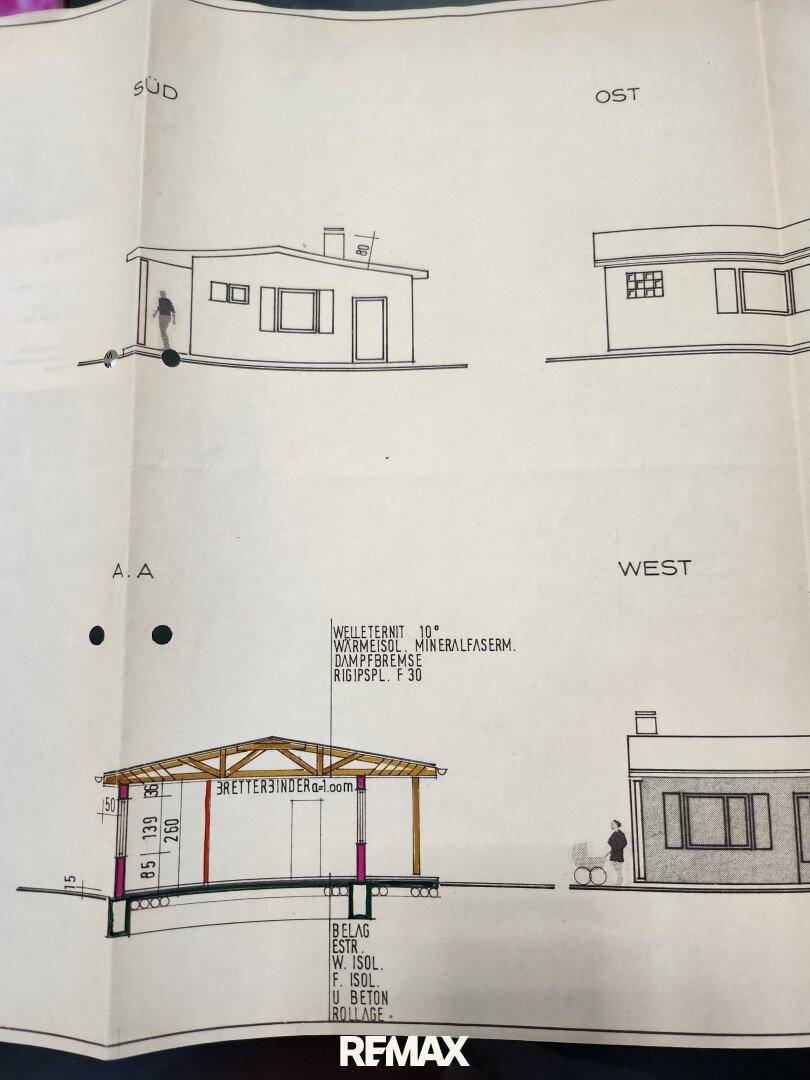Architektonische Zeichnung mit verschiedenen Ansichten und einem Querschnitt des Gebäudes.