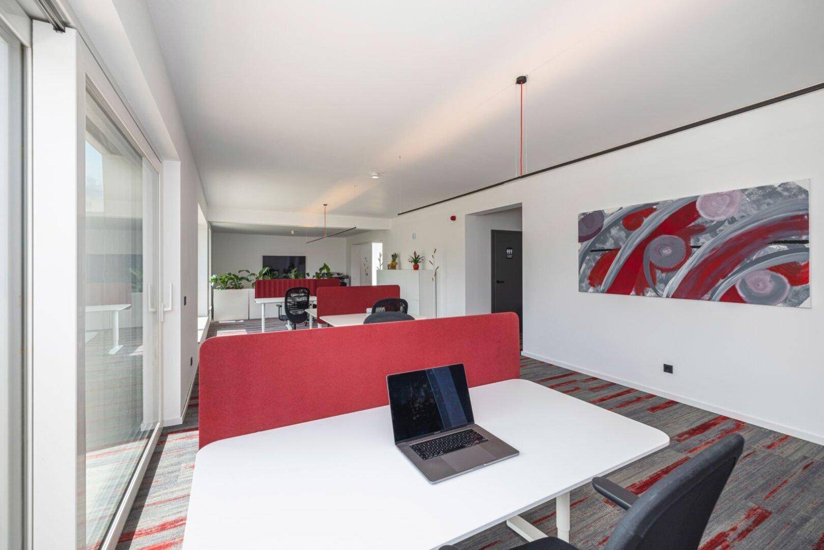 Büro EG