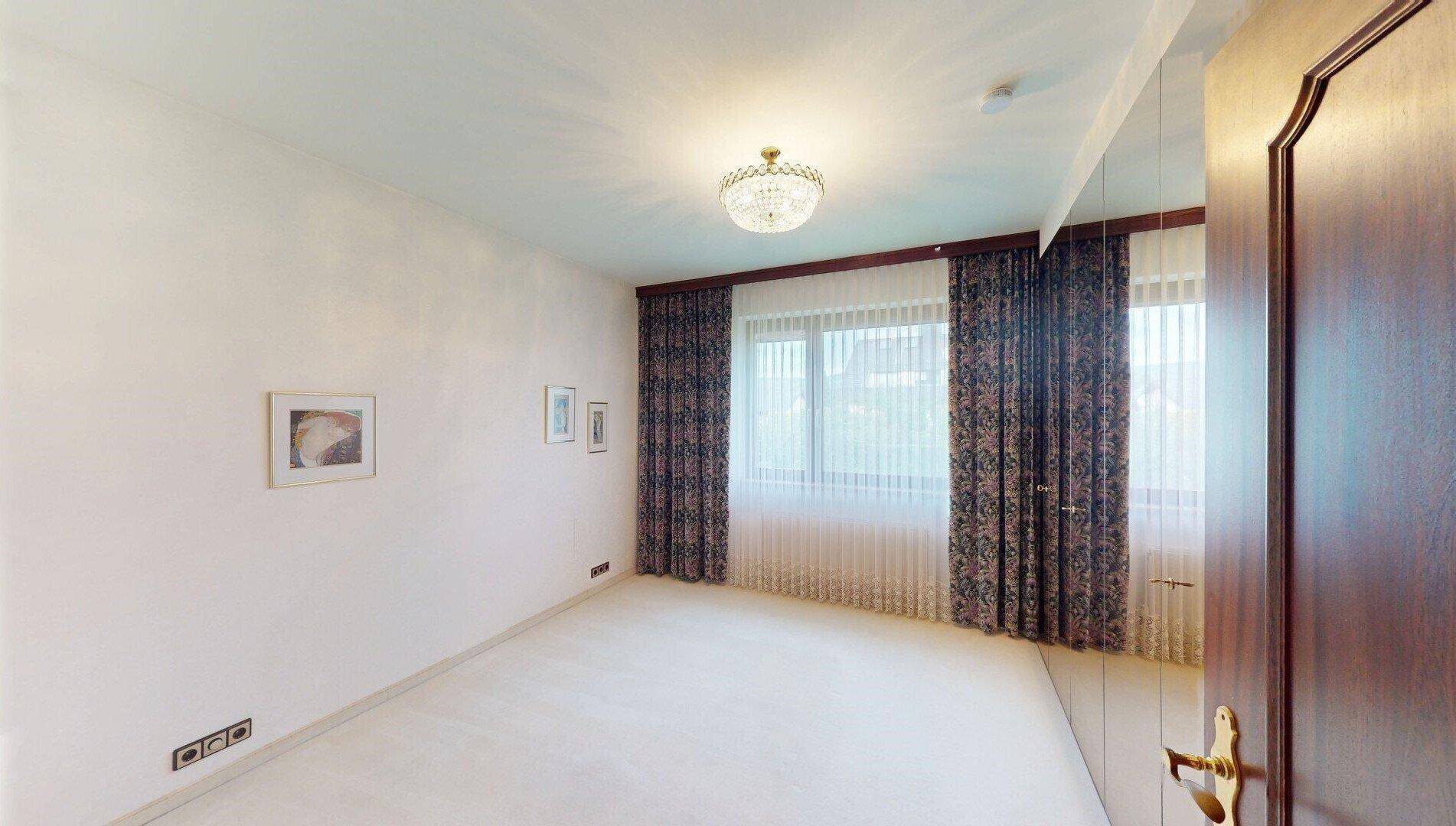Schlafzimmer 1