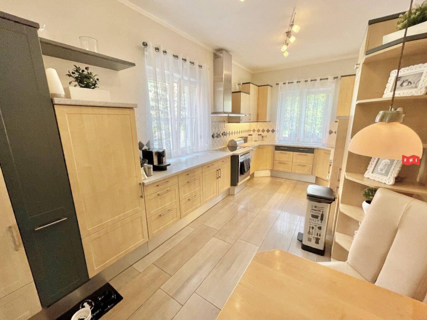 Charmantes 225m² Einfamilienhaus mit Wohnkeller, Terrasse, Klimaanlage in nächster Nähe zur Donauinsel - Pachtgrundstück - Mehr