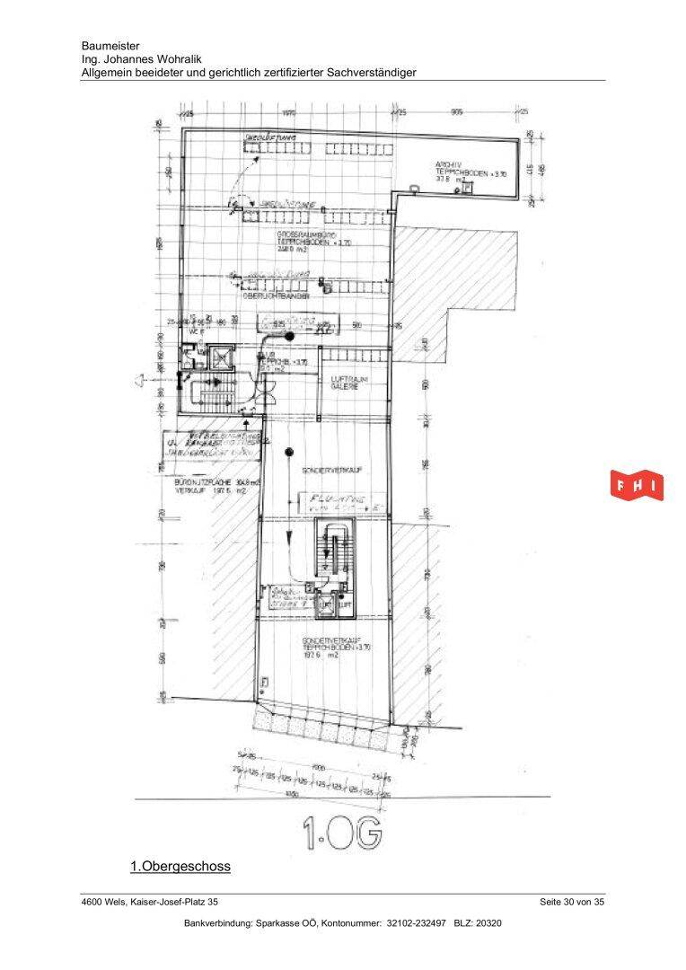 Grundriss des ersten Obergeschosses mit Büroräumen und Flurbereichen.