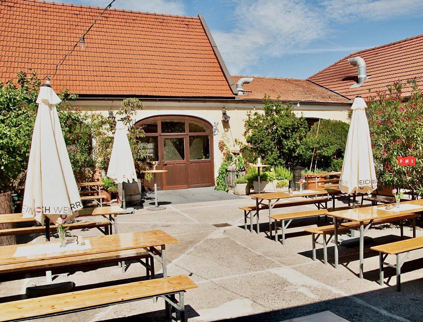 Tradititioneller Vierkanthof mit 2 Wohnhäusern, Heurigenlokal &amp; Hofladen Nähe Stift Göttweig bei Krems - Ansicht 2