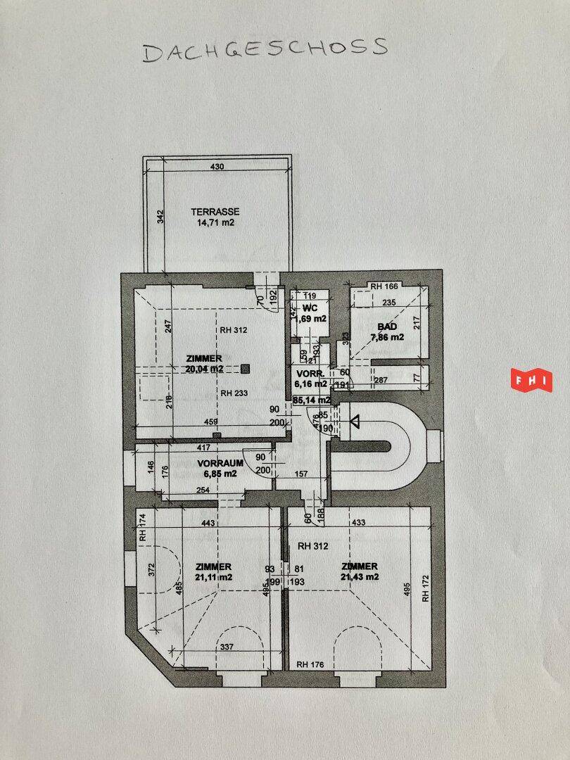 Grundriss des Dachgeschosses mit Zimmern, Bad, WC und einer großen Terrasse.