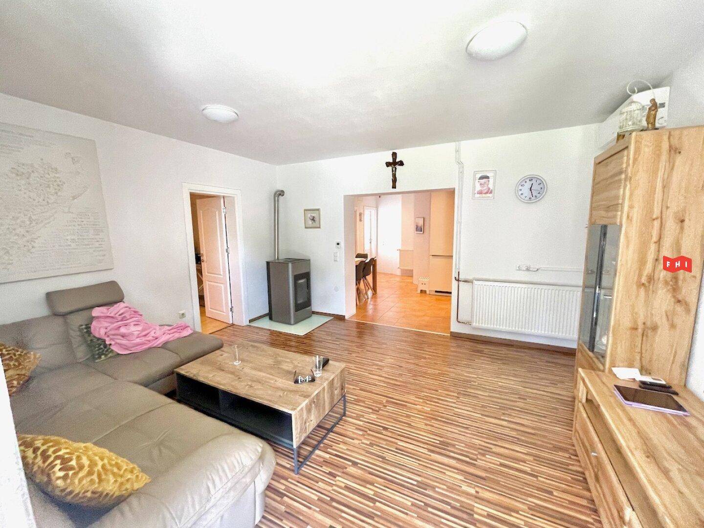 Renoviertes 3 Zimmer Haus mit Überdachter Terrasse, 2 Autoabstellplätzen &amp; Klimaanlage Nähe Stadtgrenze Wien/Groß Enzersdorf – pohled 6