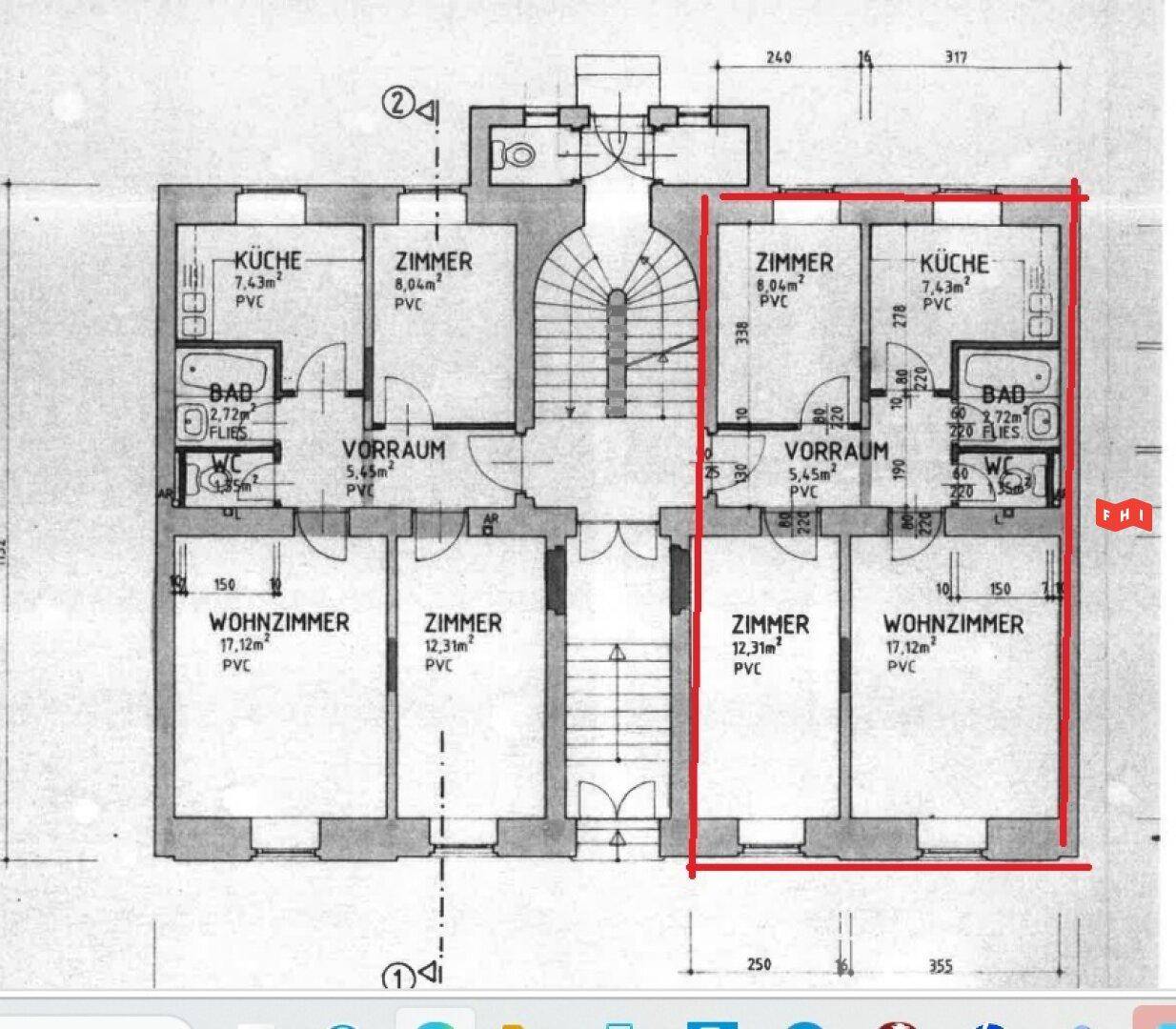 Grundrissplan einer Etage mit mehreren Wohnungen, inklusive Küche, Bad und Wohnzimmerbereichen.