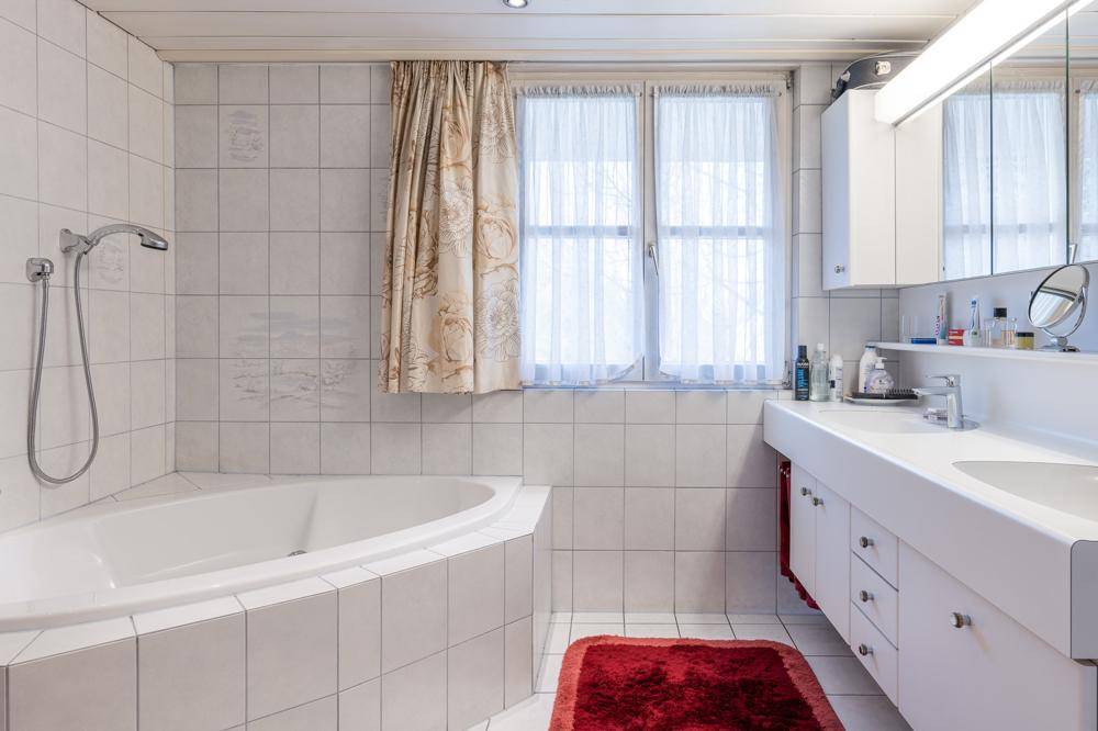 Haus mit weitläufigem Garten und Geschäftslokal - Ansicht 6