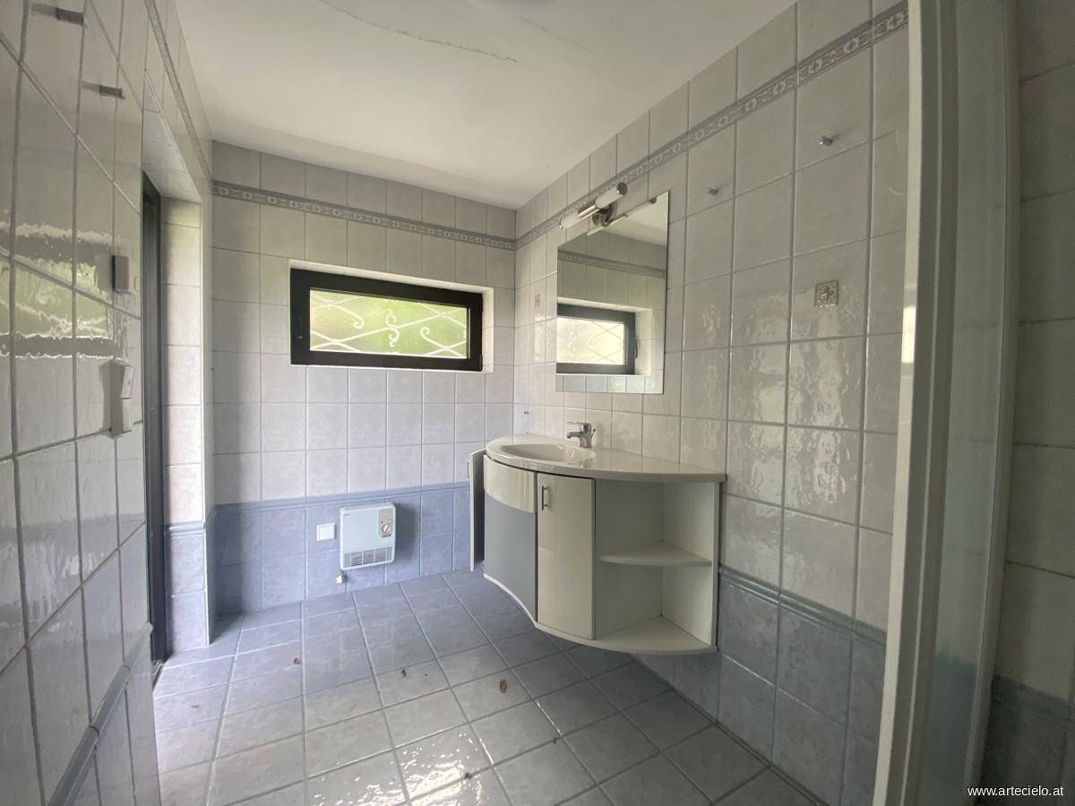 Dusche neben Terrasse