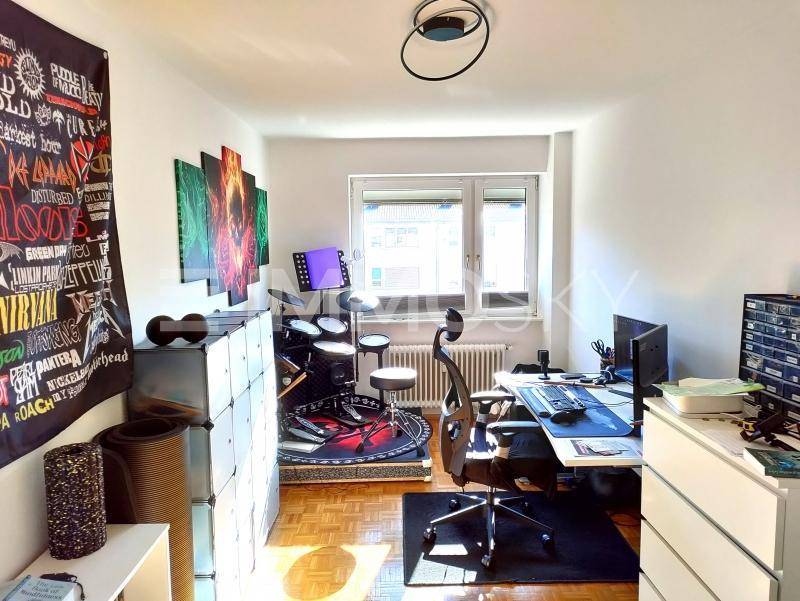 Büro/Kinderzimmer