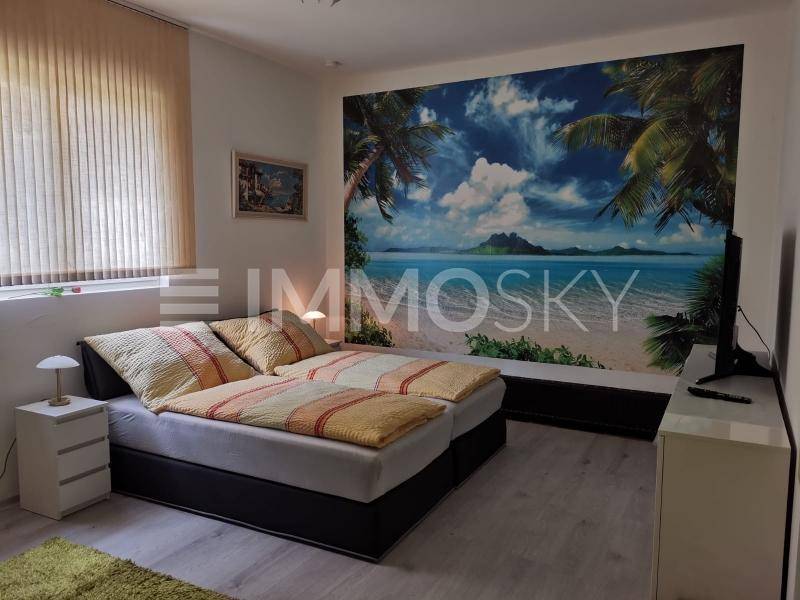 EINES DER SCHLAFZIMMER