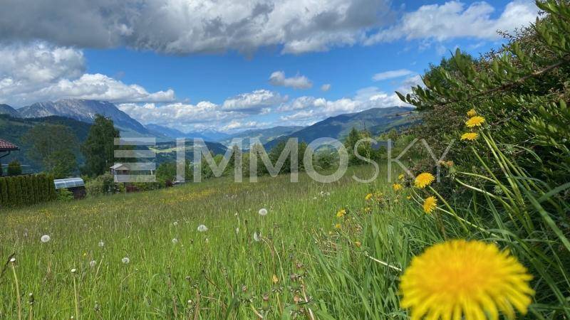 SÄMTLICHE ANSCHLÜSSE AM GRUNDSTÜCK