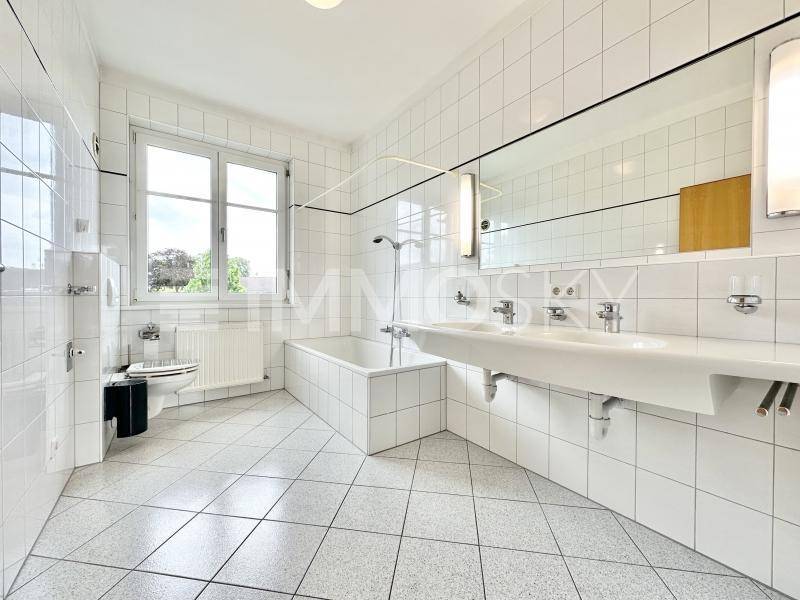 Bad mit Wanne