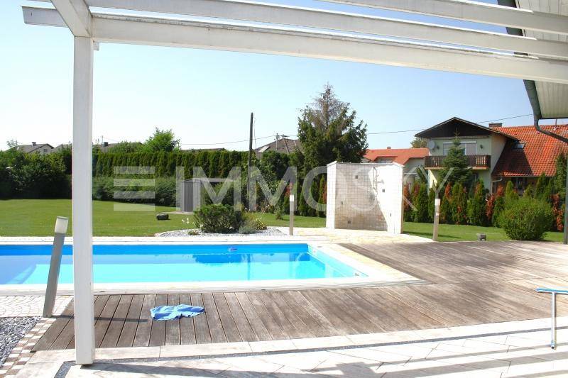 Terrasse und Pool