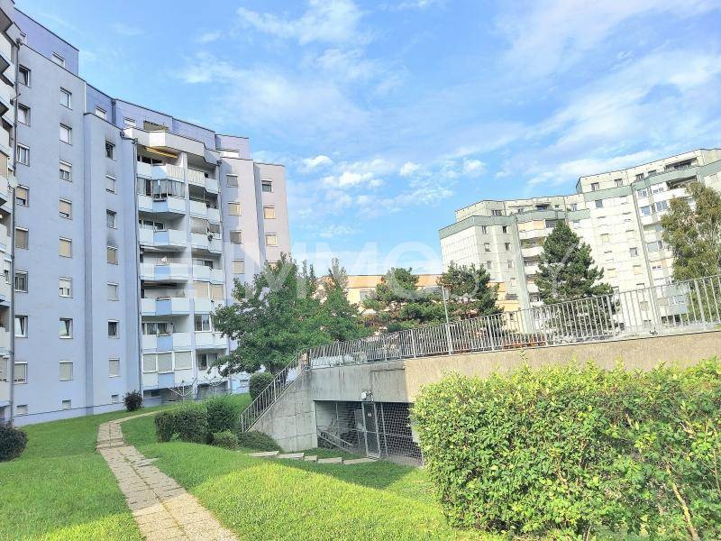 Südseite mit Balkon