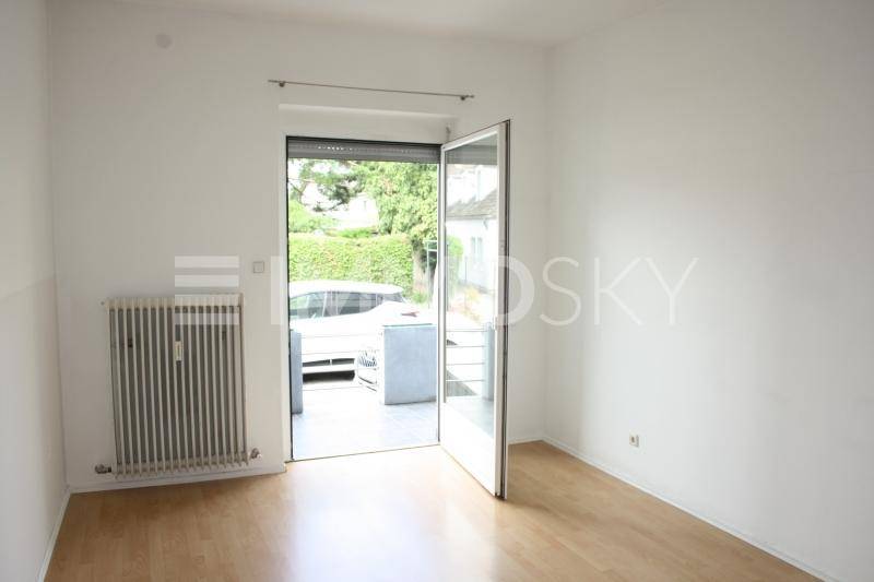 Wohnzimmer mit 18 m2 Terrasse
