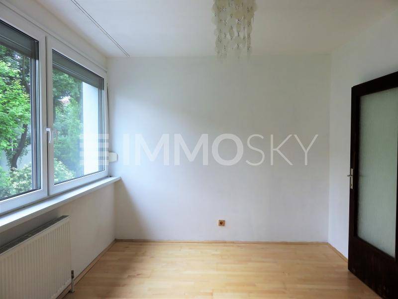 Reihenhaus mit kleinem Garten! monatlich EUR 1.600 Miete - Ansicht 3