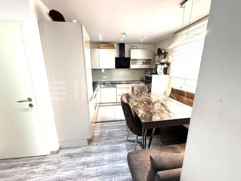 Sonniges Wohnglück mit Carport und 3 Kellerabteilen – pohled 3