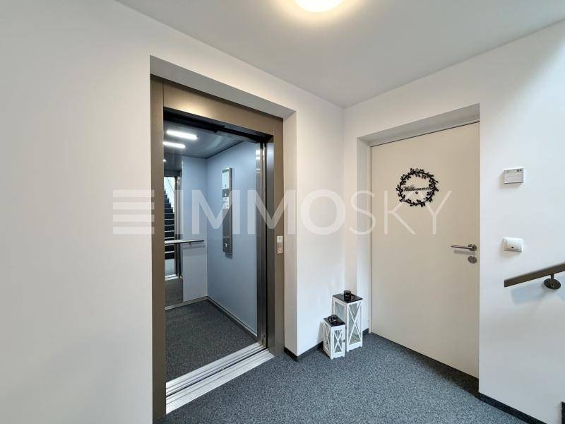 Eingangsbereich Lift