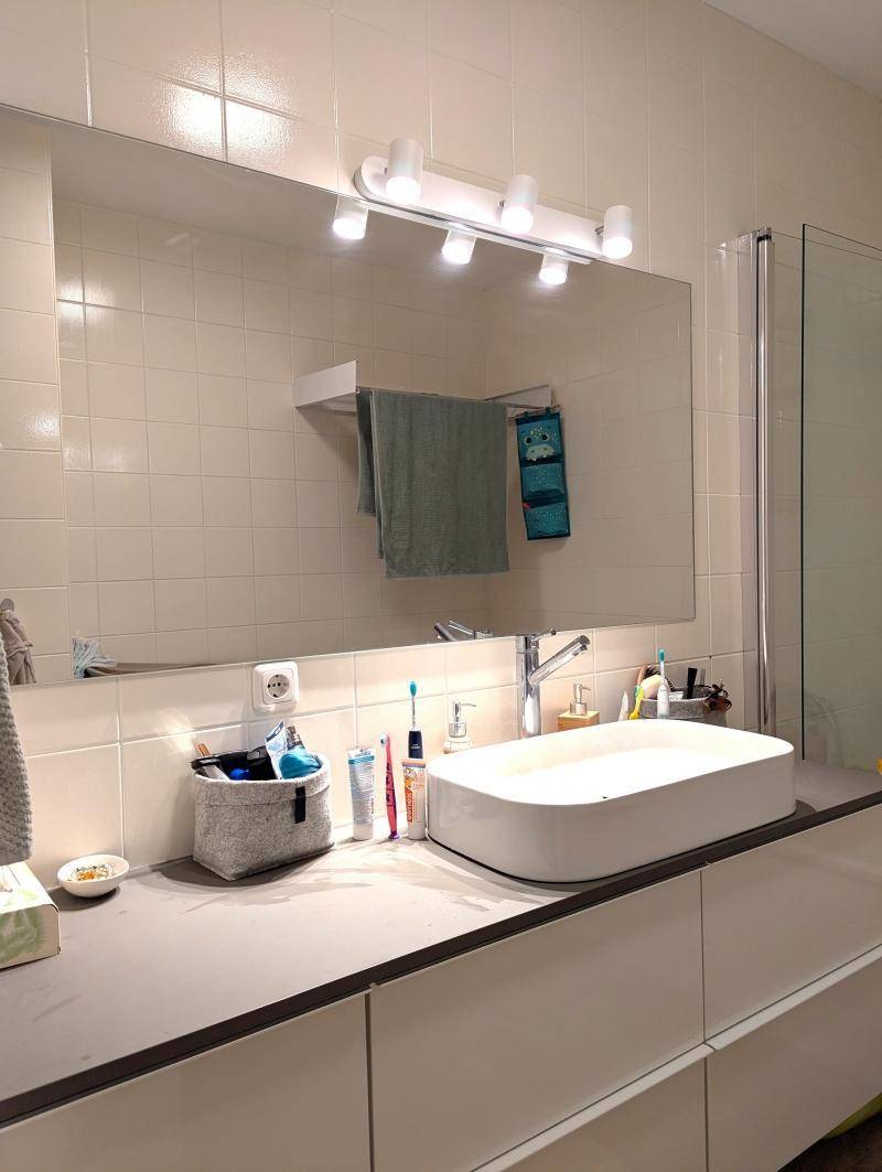 modernes Badezimmer