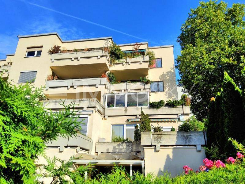 Mehrparteienhaus mit Terrassenwohnungen
