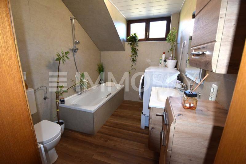 modernes Badezimmer