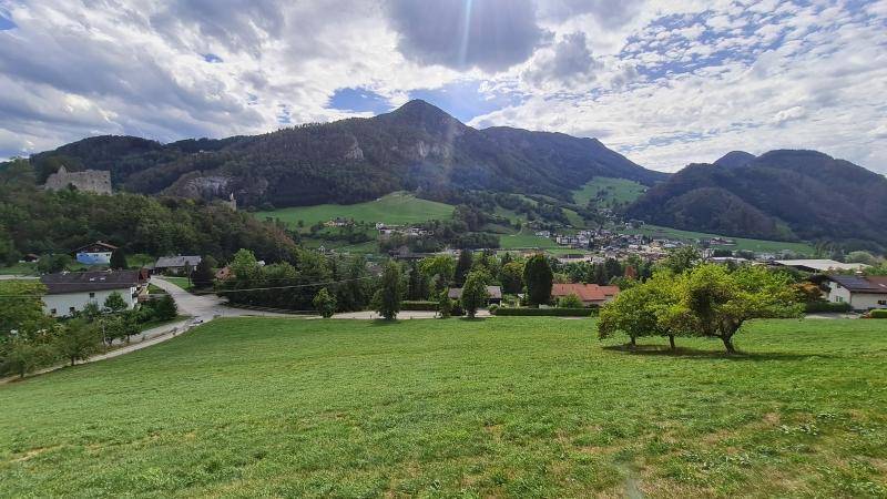 Lanschaft-, Ruinen- und Ortsblick!