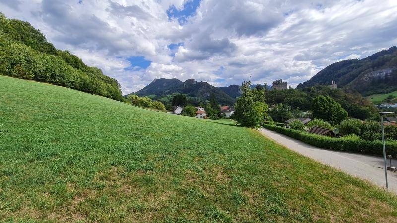 Sonnige Liegenschaft mit Weitblick!