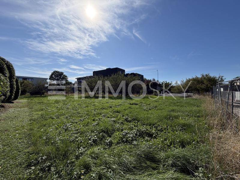 Krunt, 700 m²