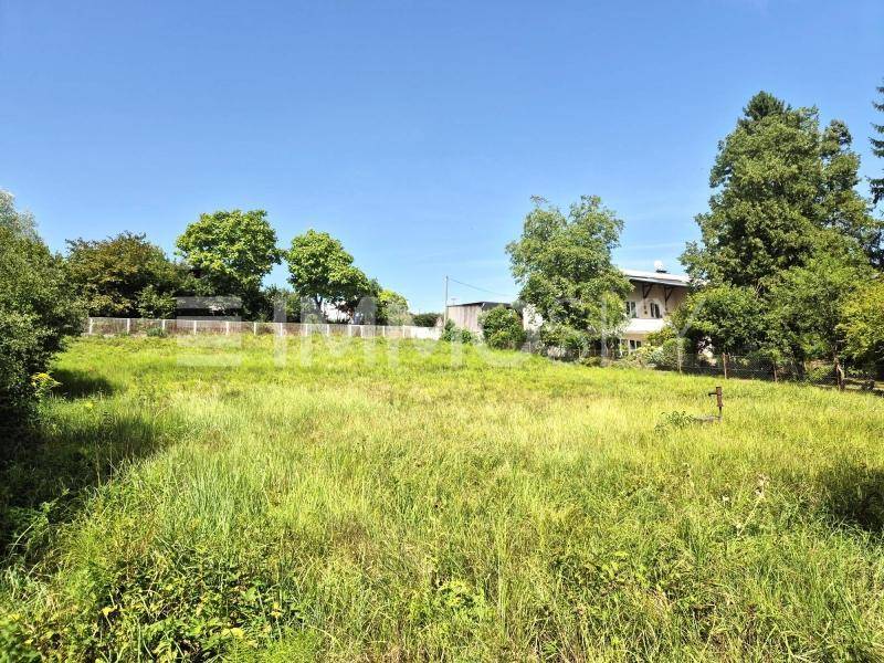 Ihr Wohntraum in Sonnenlage: 1.220 m² Baugrundstück mit Hanglage