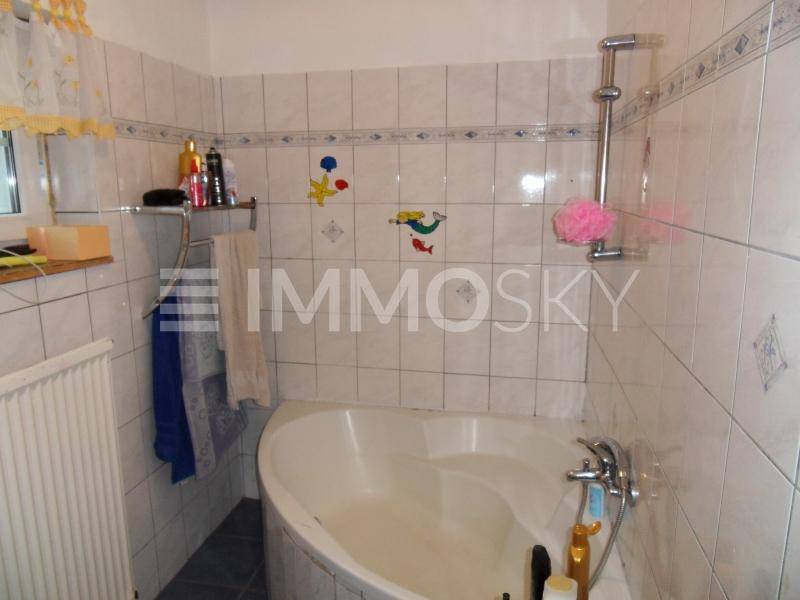 BADEZIMMER MIT WANNE